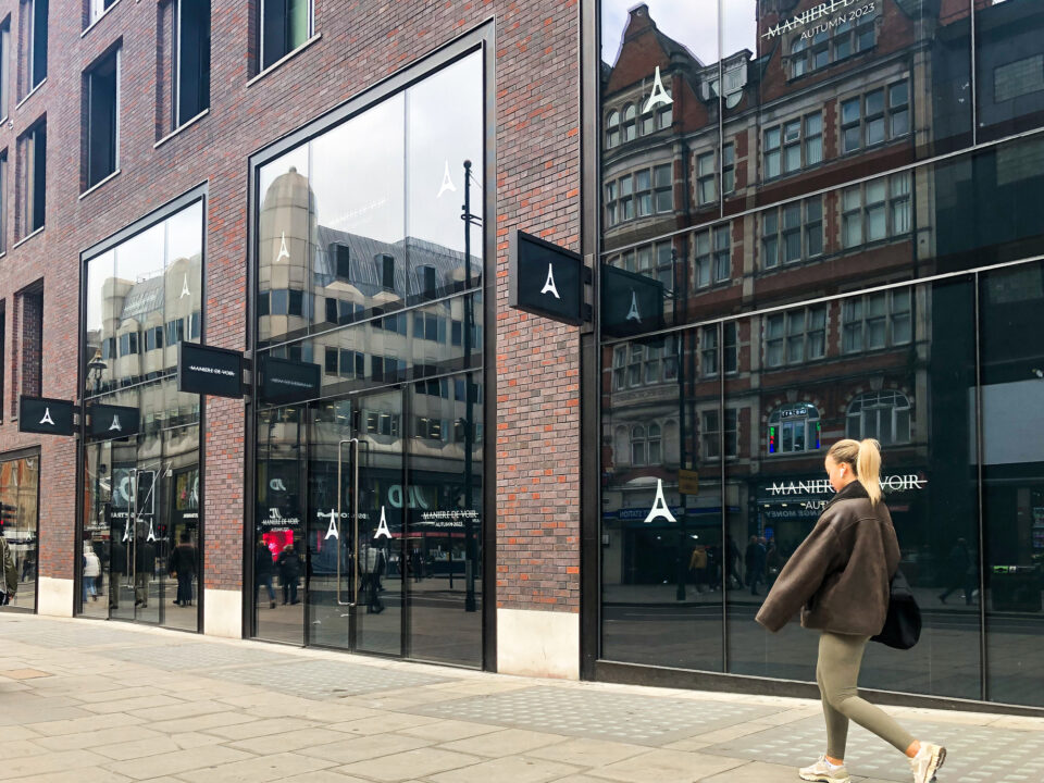 Maniere de Vere flagship Oxford Street window graphics
